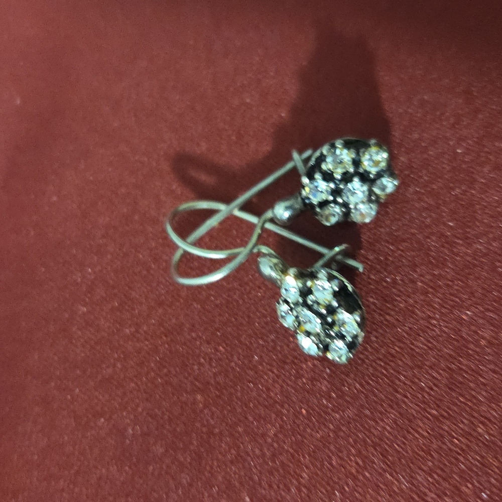 Earings - Picture 3 of 4
